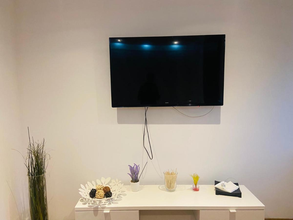 White Apartment Краков Экстерьер фото